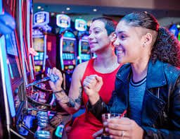 Tampilan Texas Holdem oneplay77 pada layar ponsel